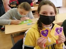 Martisoare pentru mame - clasa I - clasa a V-a - clasa a VI-a A - clasa a VI-a B